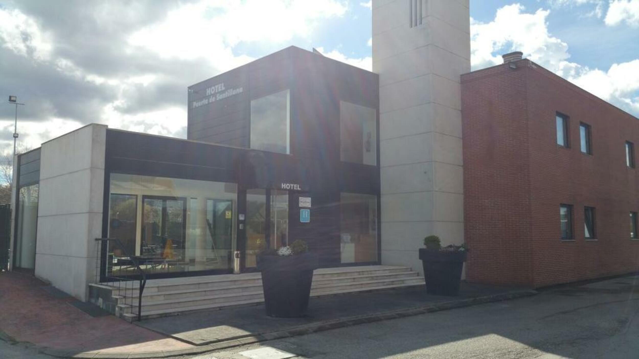 Puerta De Santillana Reocin Екстер'єр фото